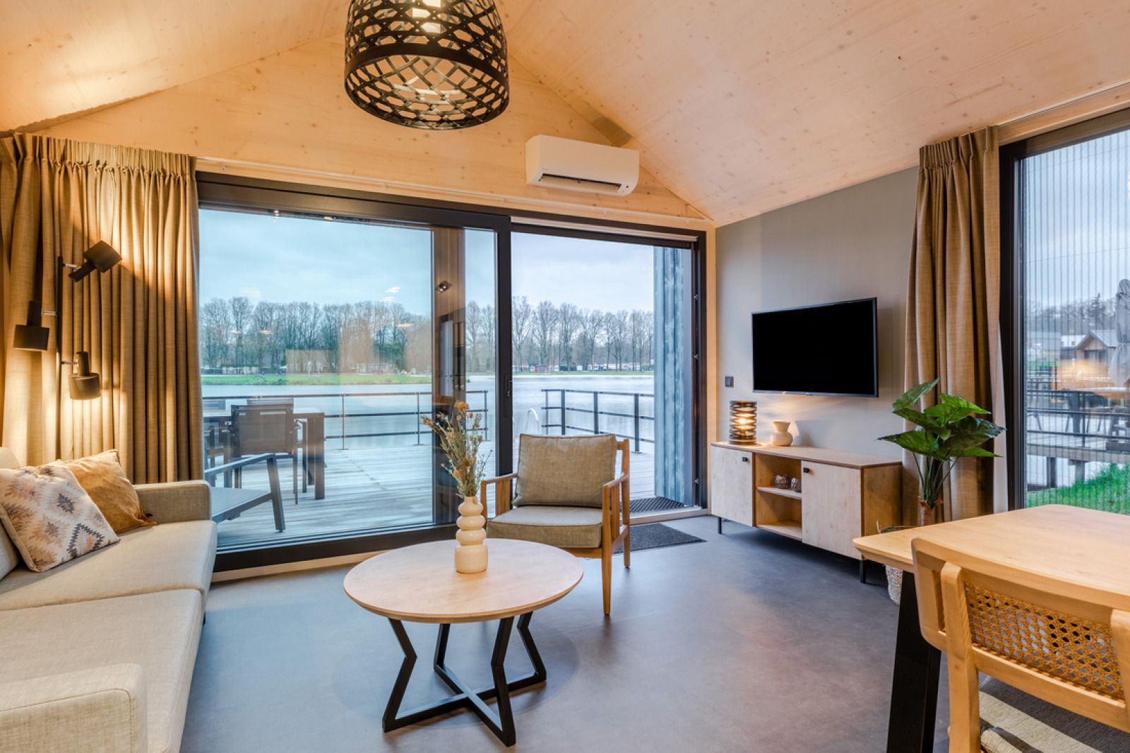 Verblijf 3827134 - Vakantiewoning Noord Limburg - «Lake Side Lodge» 4