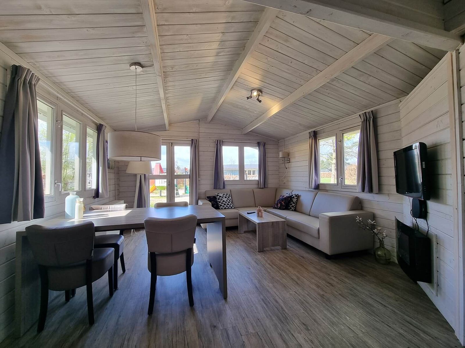 Verblijf 382792 - Chalet Noord Limburg - Chalet in Arcen