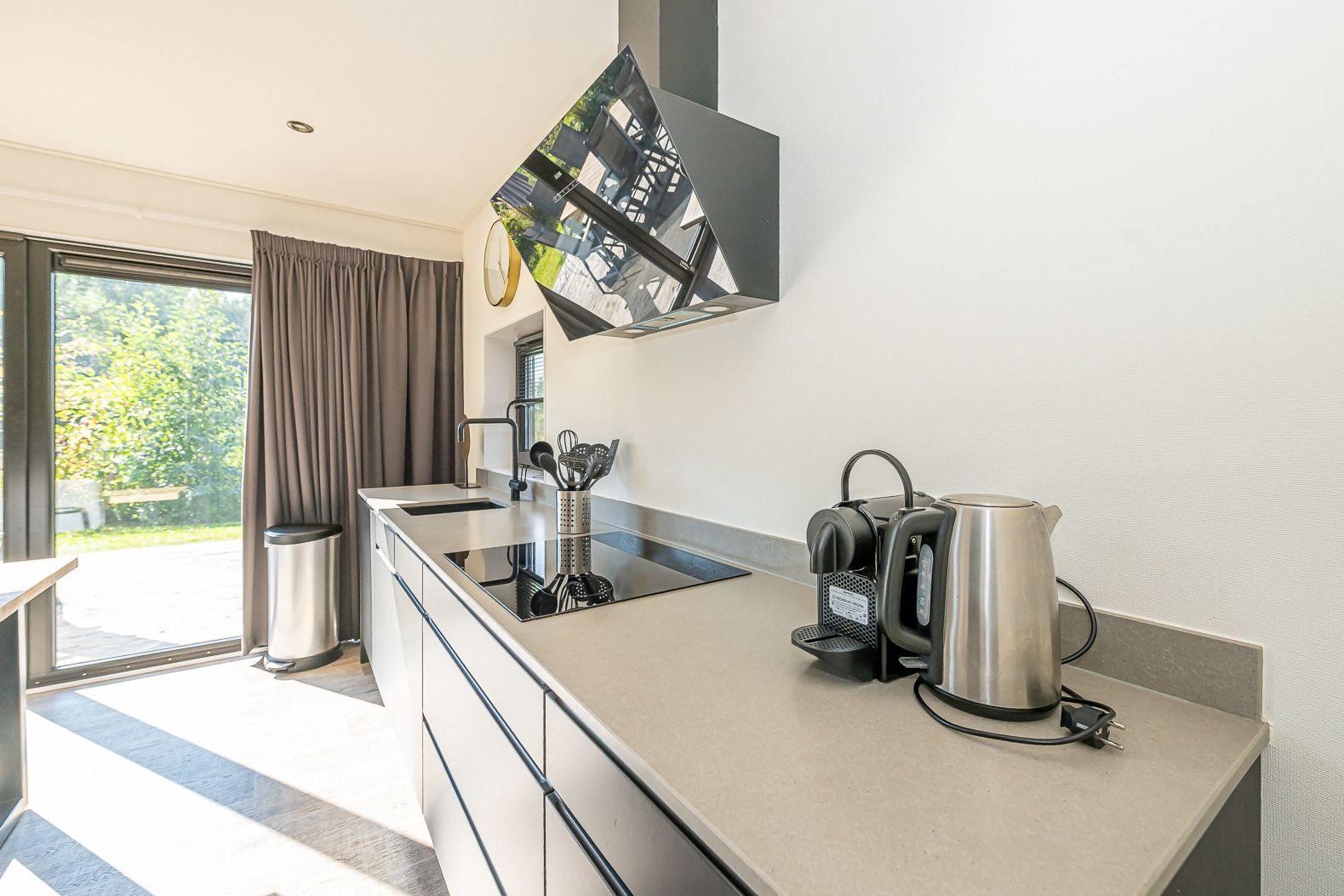 Stilvolle Kche mit Gerten in einem Ferienhaus in Belfeld, Nord-Limburg, Limburg.