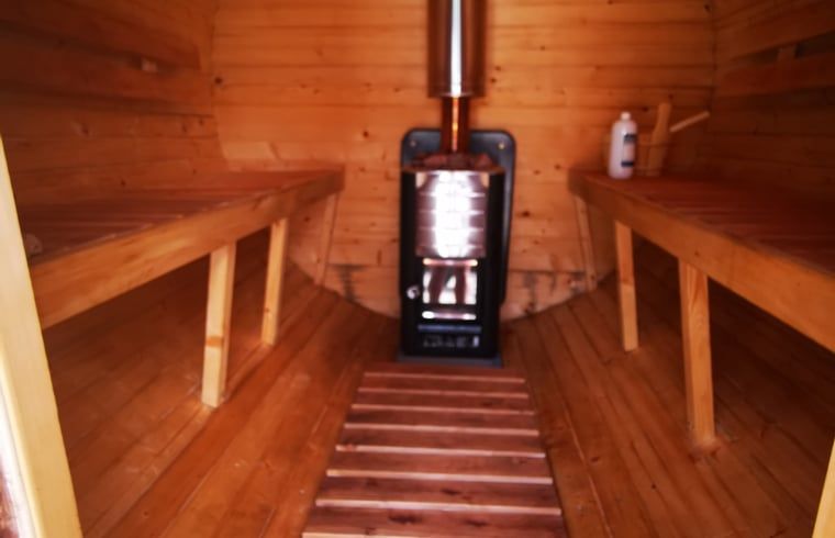 Frische Gerichte auf der Terrasse des Ferienhauses in Amerika, Nord-Limburg.