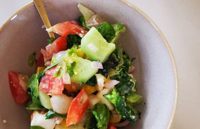 Treppe und Korridor in einem Ferienhaus in Amerika, Nord-Limburg mit Holzdetails.