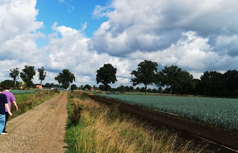 Wanderweg durch die Landschaft in der Naehe des Ferienhauses in Amerika, Limburg.