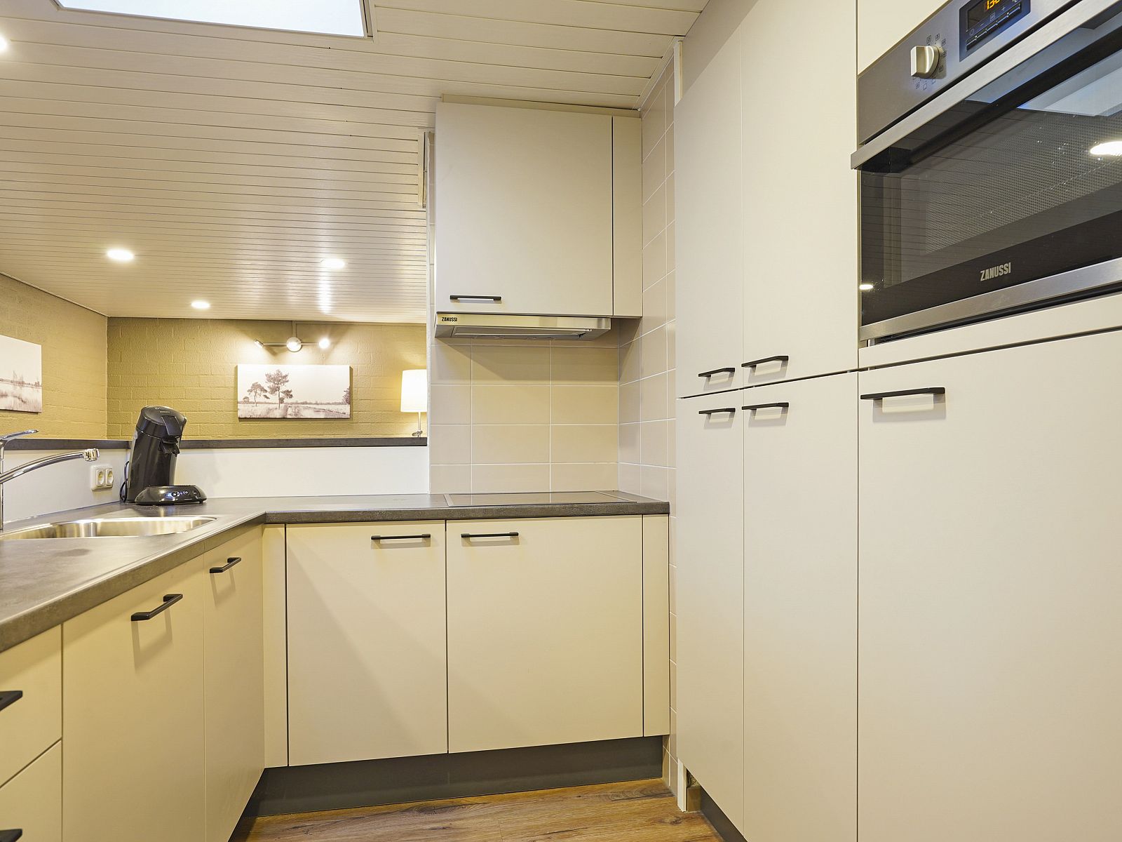 Guest house 384748 - Bungalow Noord Limburg - De Lommerbergen | 8-persoons bungalow | 8C