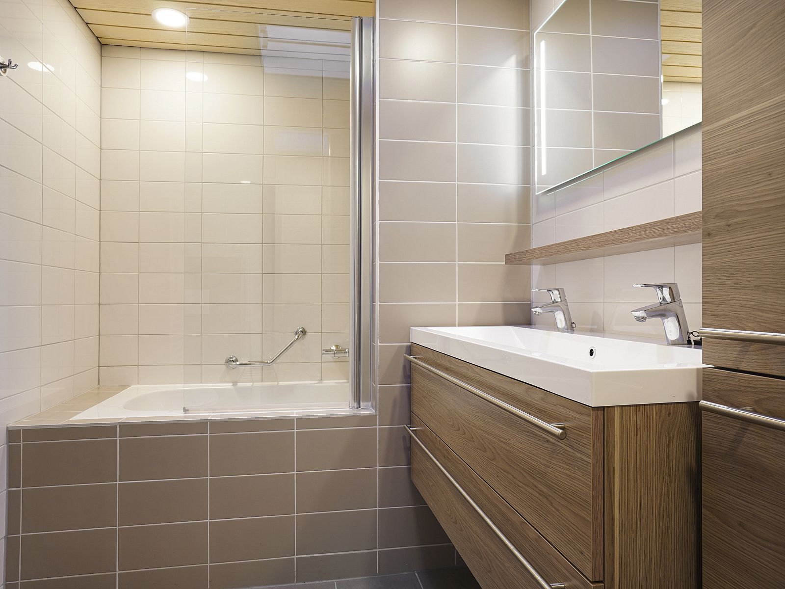 Guest house 384754 - Bungalow Noord Limburg - De Lommerbergen | 8-persoons bungalow | 8B