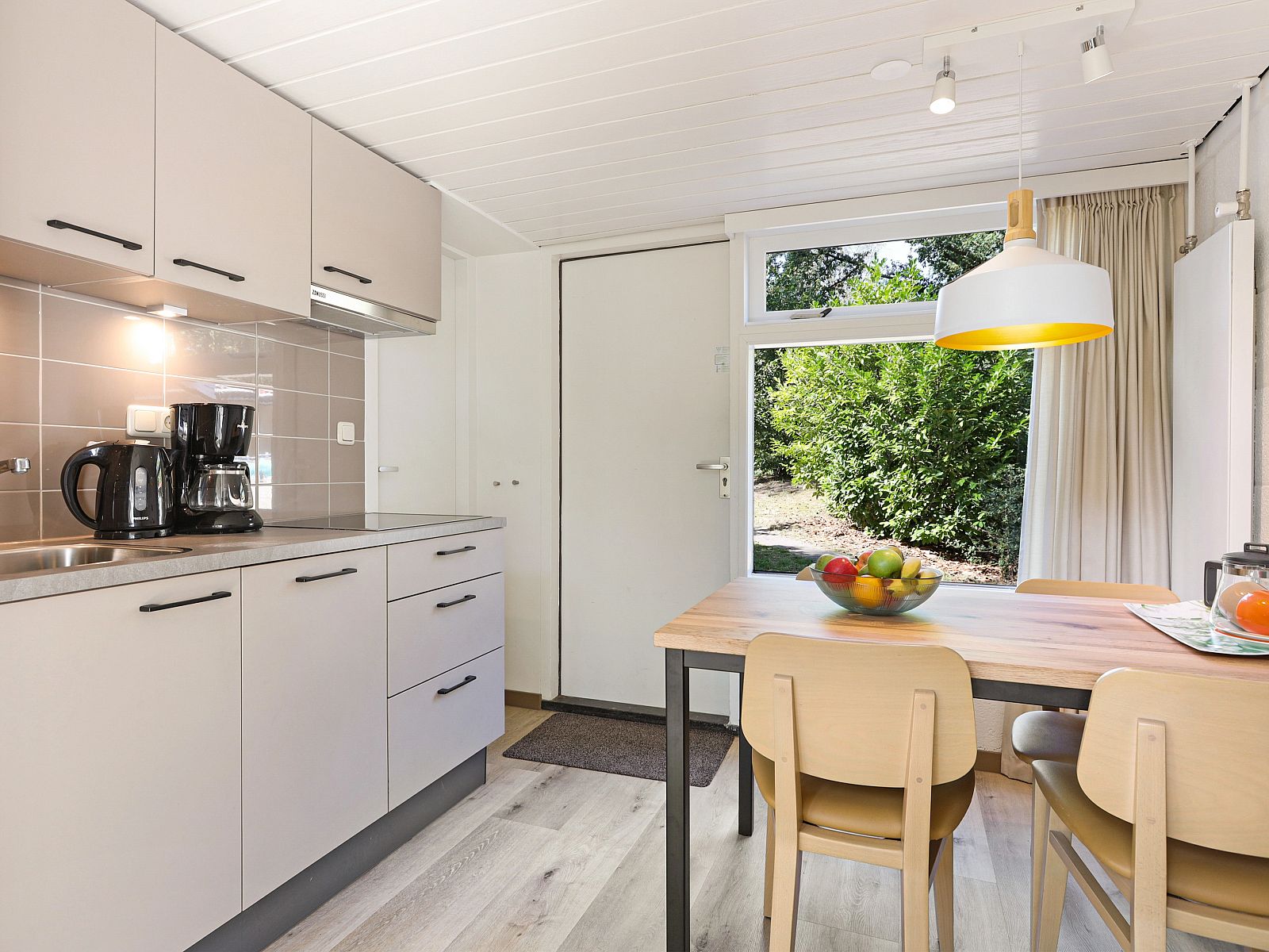 Guest house 384759 - Bungalow Noord Limburg - De Lommerbergen | 4-persoons bungalow | 4B2