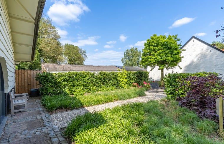 Blick aus dem Wohnzimmer des Huisje in Merselo, Ferienhaus in Nord-Limburg mit Gartenblick.
