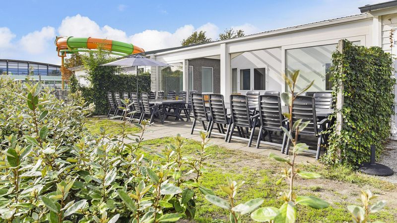 Guest house 385206 - Bungalow Noord Limburg - Domein De Schatberg | 16-32-persoons groepswoning | 32RL