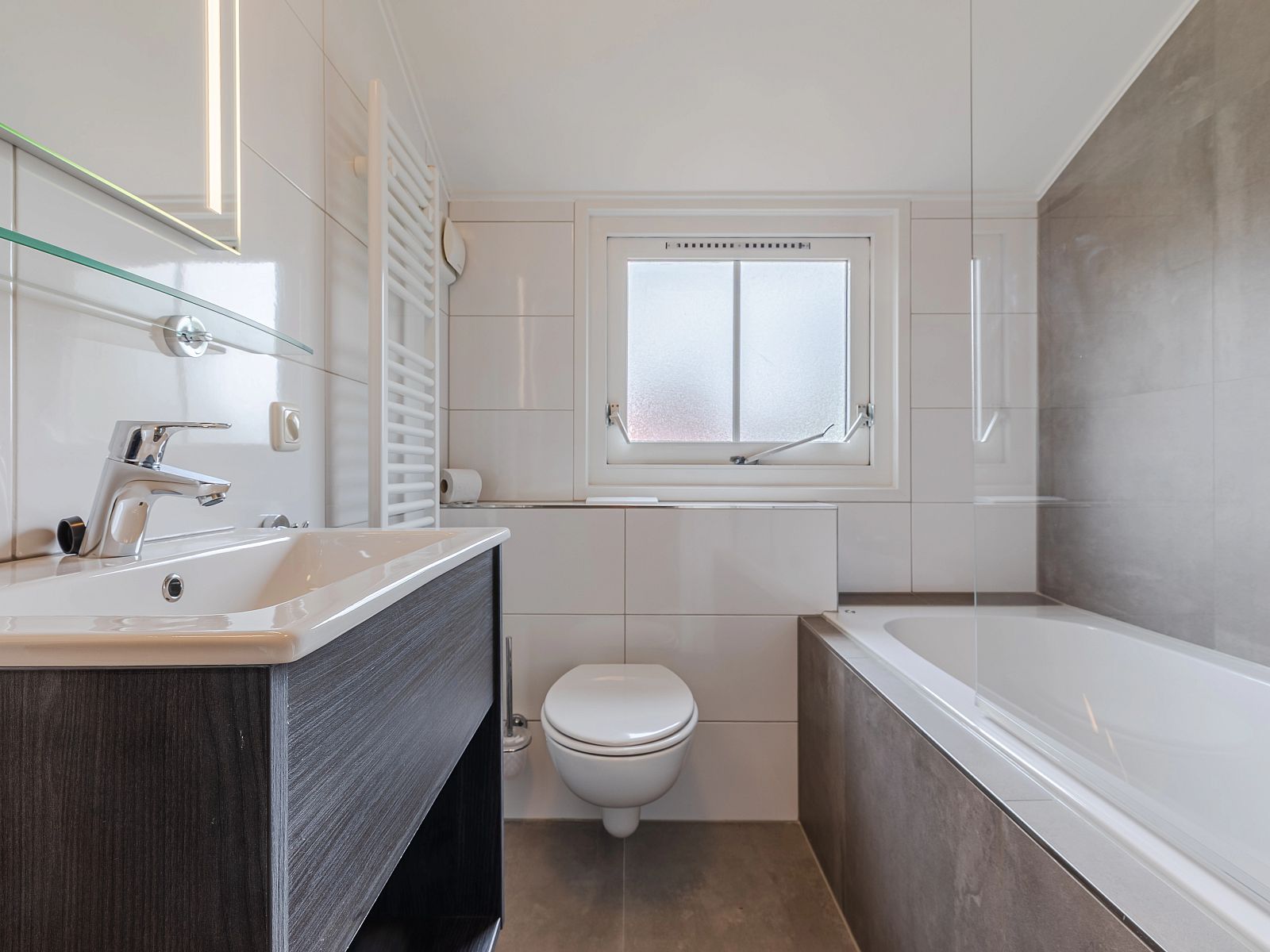 Verblijf 385206 - Bungalow Noord Limburg - Domein De Schatberg | 6-persoons luxe bungalow | 6L