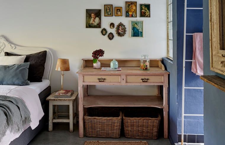 Authentiek interieur in de slaapkamer van Huisje in Sevenum, vakantiehuis in Noord Limburg.