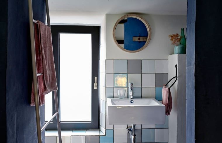 Moderne badkamer in Huisje in Sevenum, vakantiehuis in Limburg.