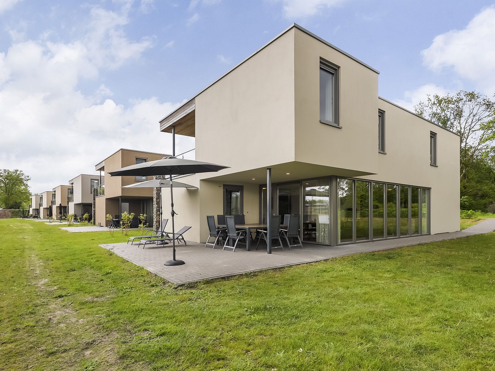 Unterkunft 385244 - Bungalow Noord Limburg - Domein De Schatberg | 12-persoons watervilla | 12L2