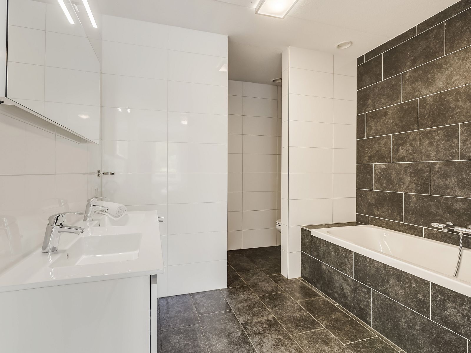 Unterkunft 385244 - Bungalow Noord Limburg - Domein De Schatberg | 12-persoons watervilla | 12L2