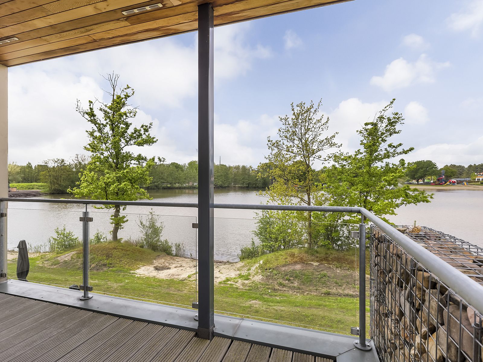 Unterkunft 385244 - Bungalow Noord Limburg - Domein De Schatberg | 12-persoons watervilla | 12L2