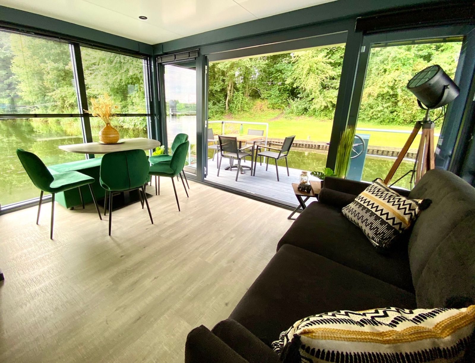 Unterkunft 386105 - Zelthaus Noord Limburg - Houseboat Marina Mookerplas (met dakterras en hottub)