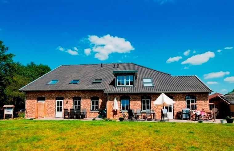 Vakantiehuis in Mechelen biedt een prachtig uitzicht op de groene omgeving van Zuid Limburg, ideaal voor een ontspannen verblijf.