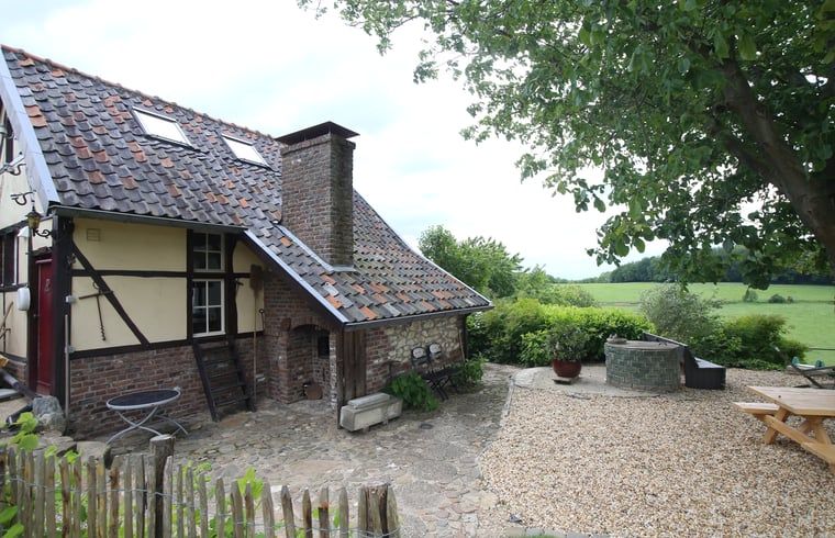 Charmant Vakantiehuisje in Schin op Geul met rustiek terras in Zuid Limburg, Limburg.