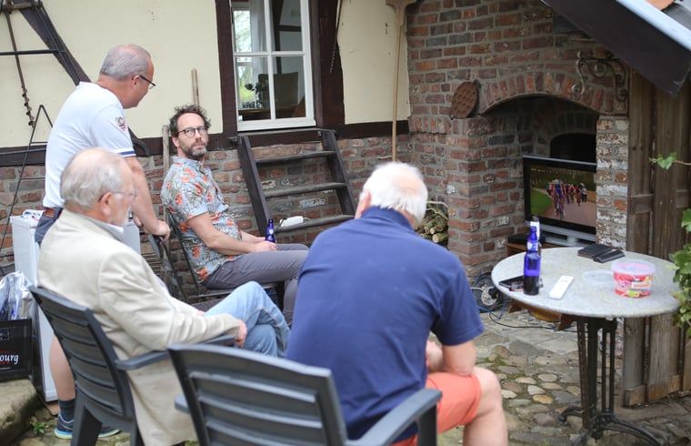 Gezellig samenzijn bij Vakantiehuisje in Schin op Geul, Zuid Limburg, Limburg.