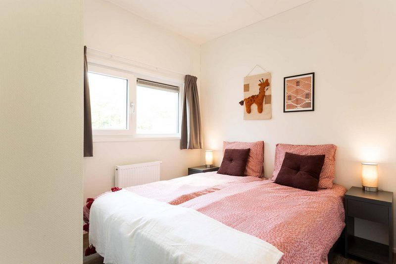 Gemuetliches zweites Schlafzimmer in Modul Spezial fuer 6 Personen, Schin op Geul, Suedlimburg, mit warmer Einrichtung.