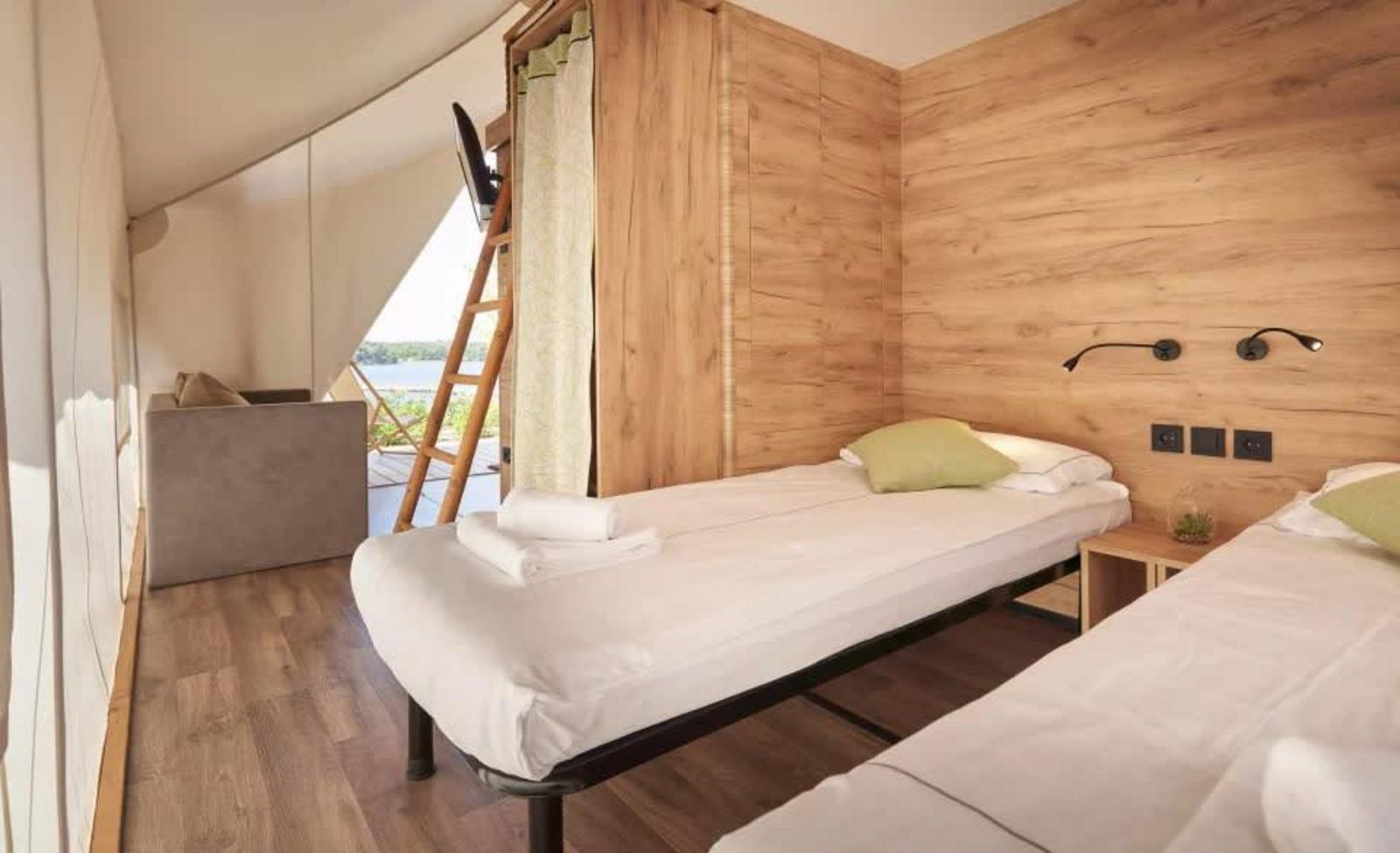 Guest house 3909136 - Tent house Zuid Limburg - Lodge de Montagne Medium