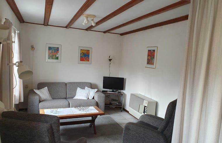 Gemuetliches Wohnzimmer im Ferienhaus in Vijlen, ein idealer Ort zum Entspannen in Suedlimburg.