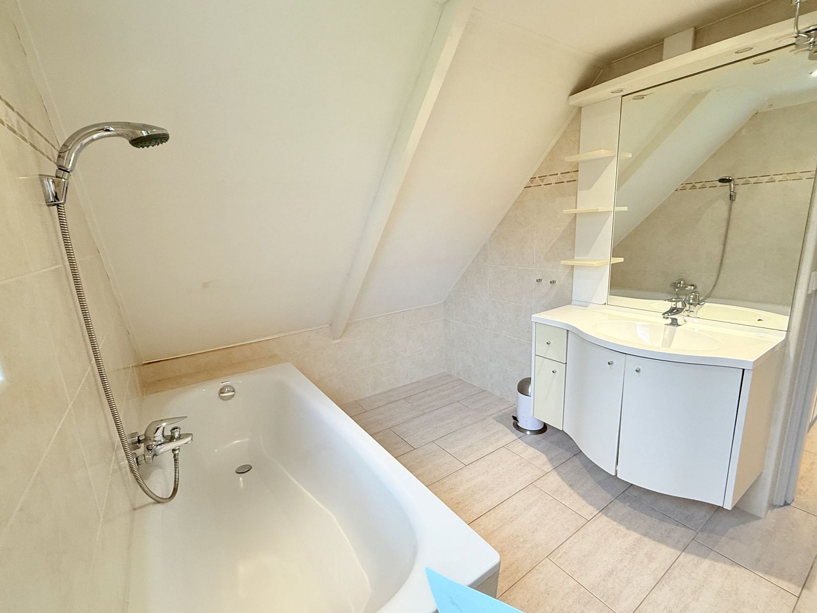 Guest house 393940 - Holiday property Zuid Limburg - Vakantiehuis Bungalowpark Simpelveld - Alpha 80