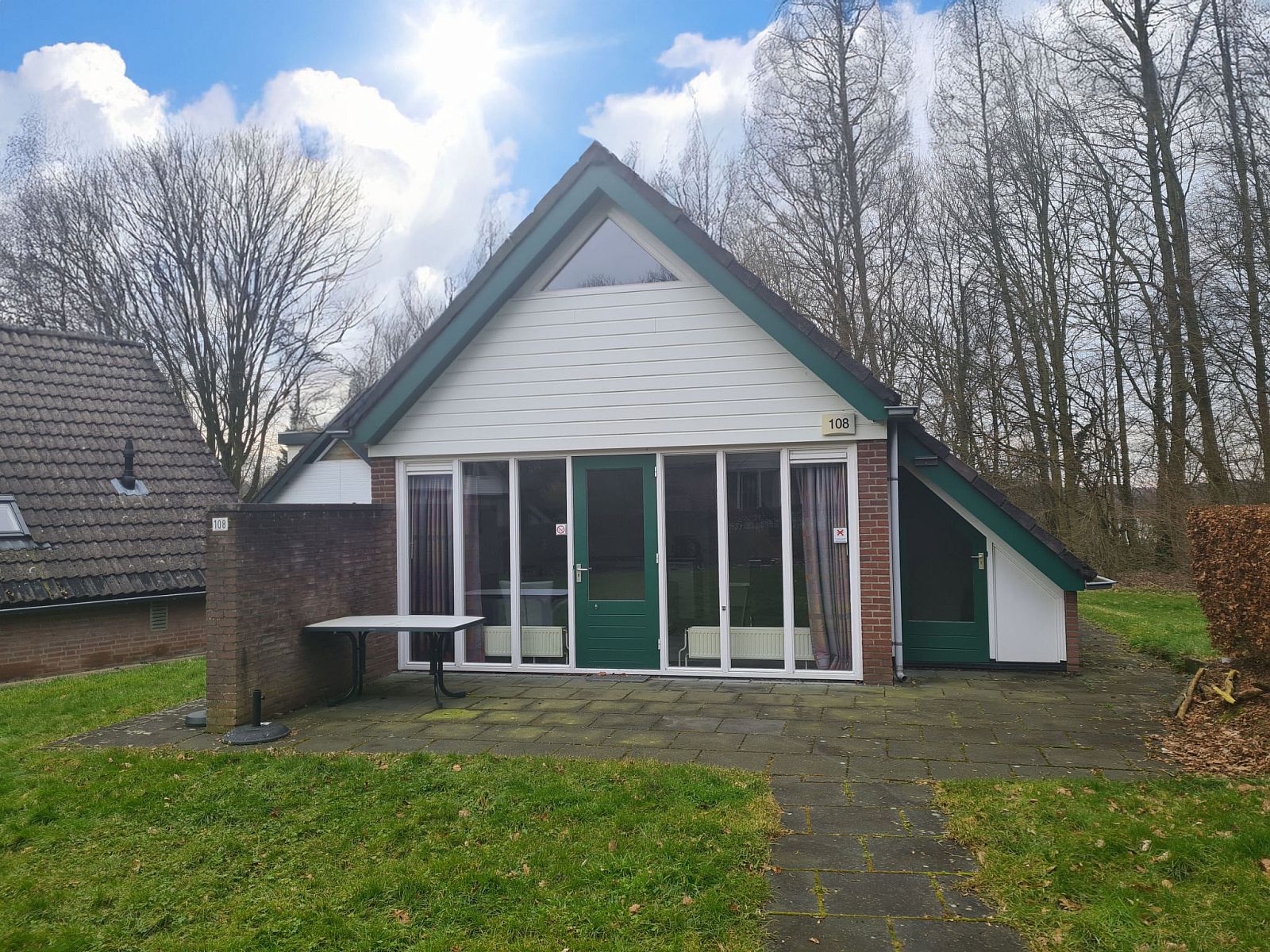 Verblijf 393948 - Vakantiewoning Zuid Limburg - Vakantiehuis Bungalowpark Simpelveld - Delta 108
