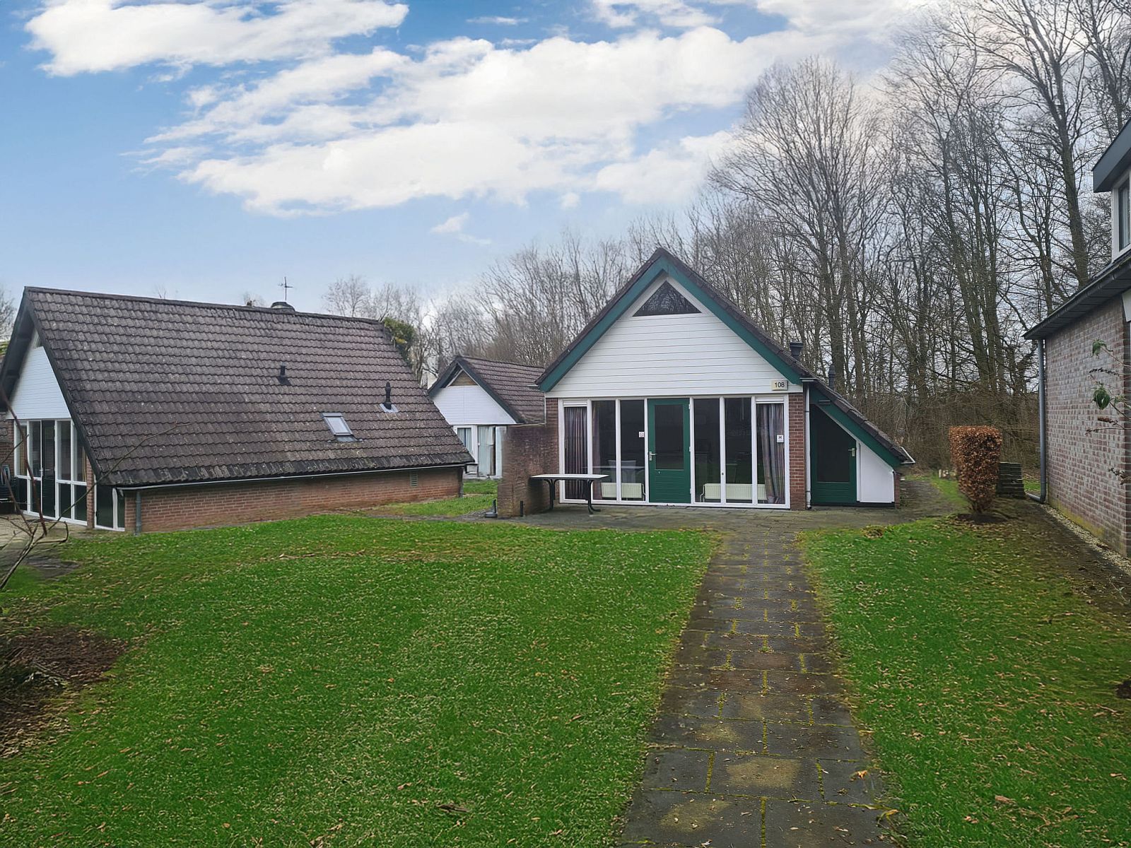 Verblijf 393948 - Vakantiewoning Zuid Limburg - Vakantiehuis Bungalowpark Simpelveld - Delta 108