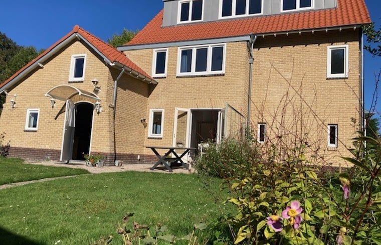 Vakantiehuis in Sint Geertruid met zonnige tuin, Zuid Limburgse charme.