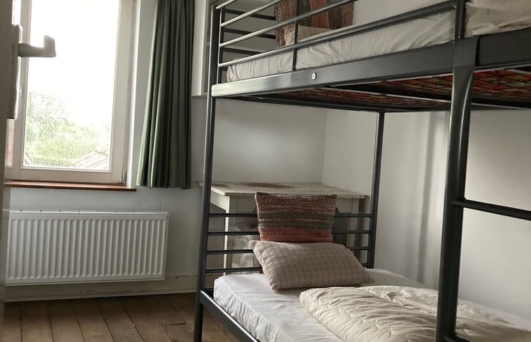 Stapelbed voor kinderen in vakantiehuis Sint Geertruid, Limburgse gezelligheid.