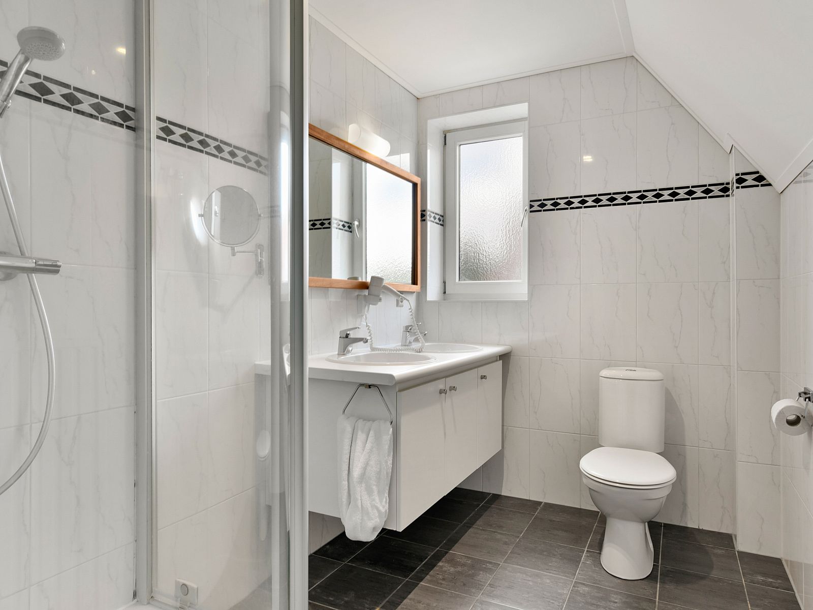 Unterkunft 394518 - Bungalow Zuid Limburg - Kasteeldomein De Cauberg | 10-persoons villa | 10L