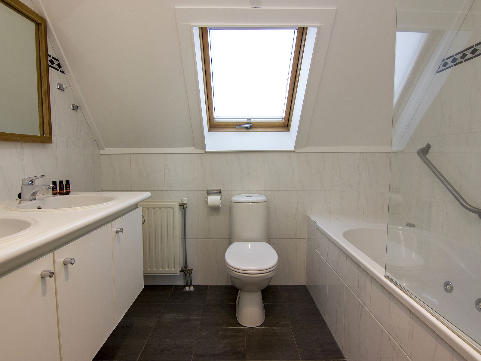 Verblijf 394520 - Bungalow Zuid Limburg - Kasteeldomein De Cauberg | 6-persoons villa | 6C