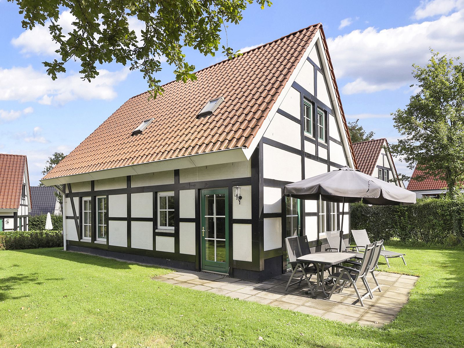 Guest house 394522 - Bungalow Zuid Limburg - Kasteeldomein De Cauberg | 6-persoons villa | 6L