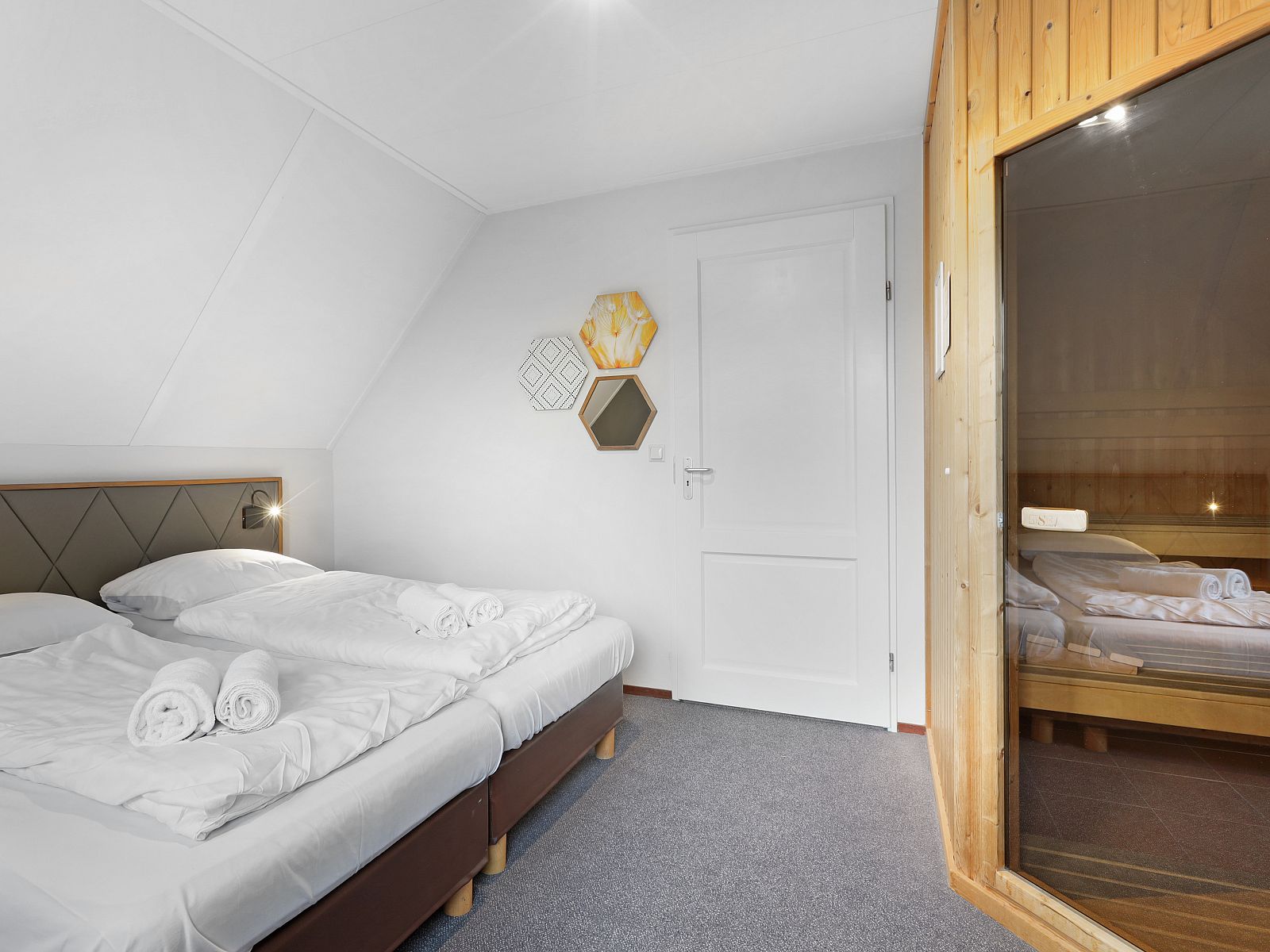 Guest house 394522 - Bungalow Zuid Limburg - Kasteeldomein De Cauberg | 6-persoons villa | 6L