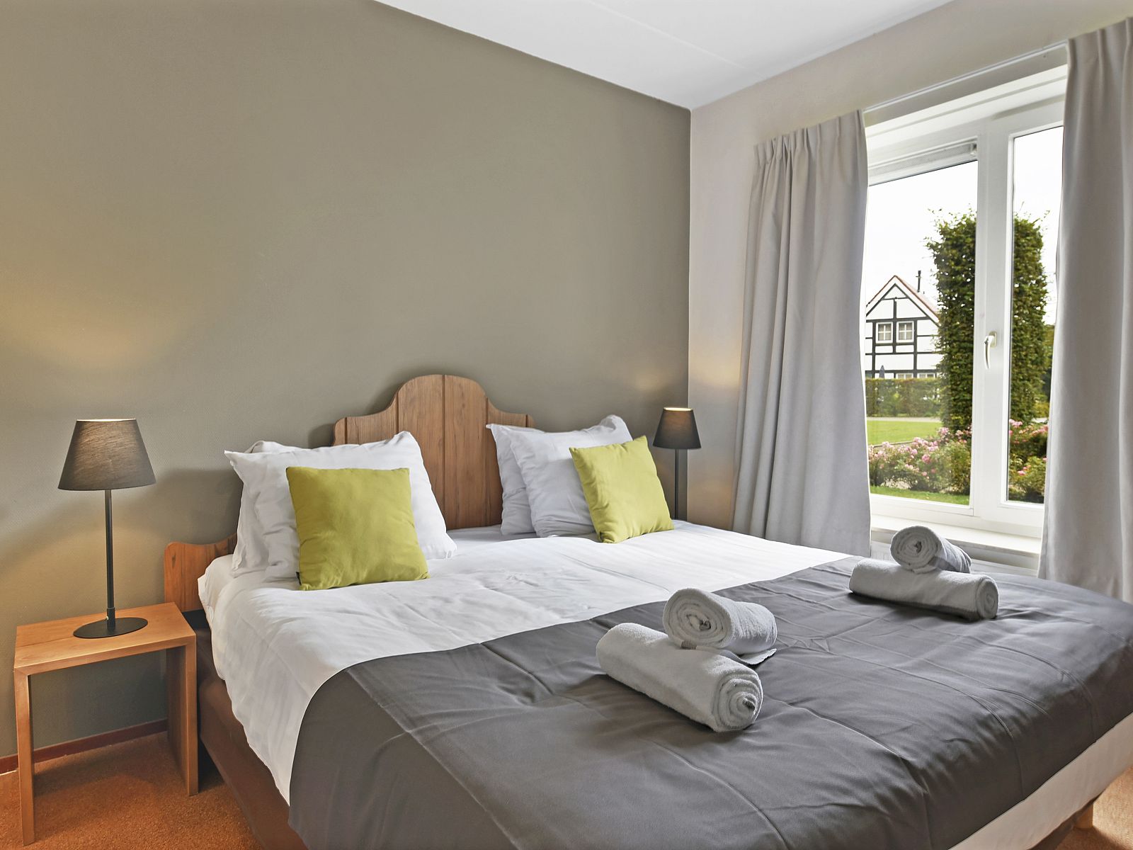 Guest house 394524 - Bungalow Zuid Limburg - Kasteeldomein De Cauberg | 10-persoons villa | 10EL