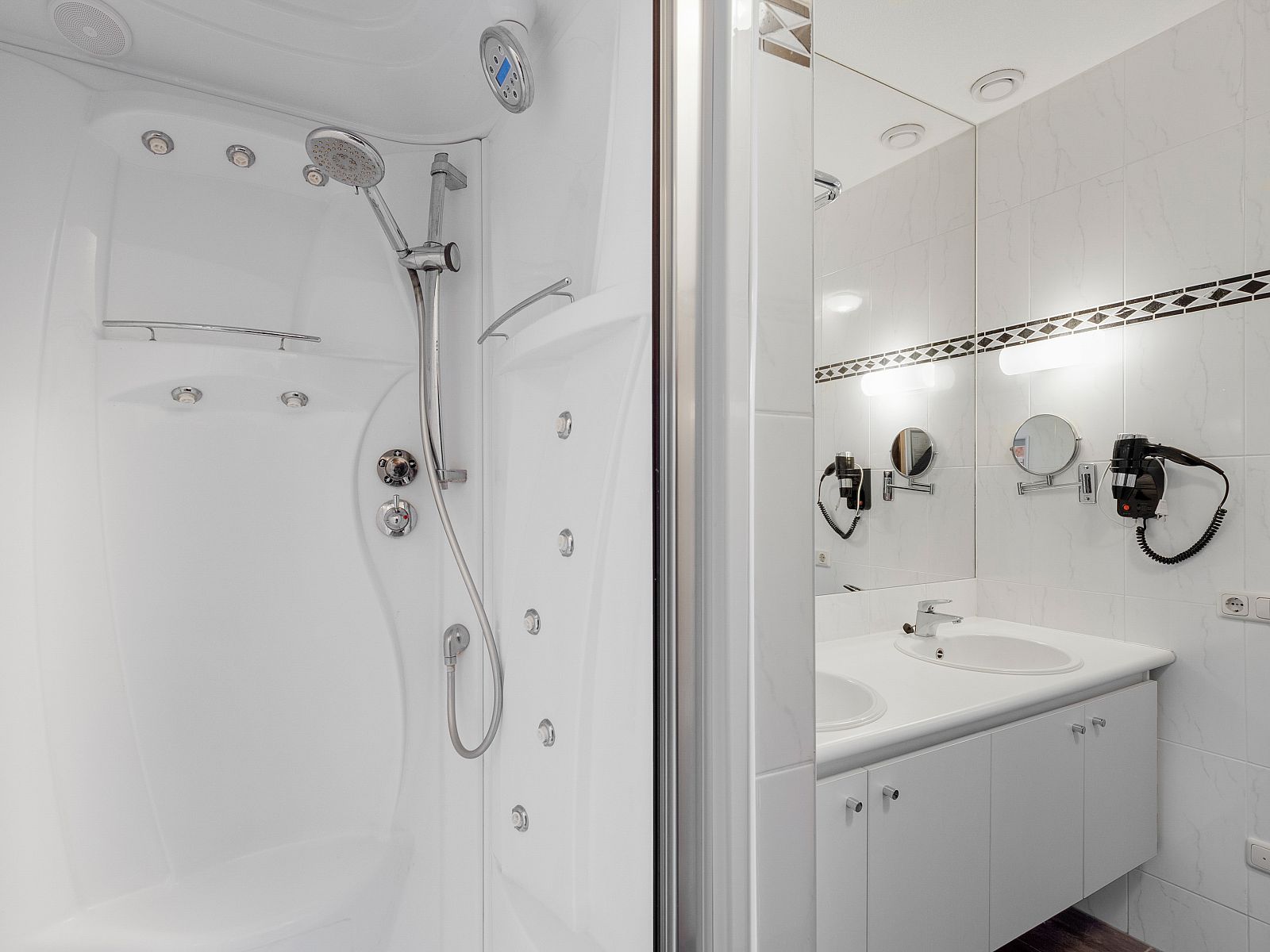 Guest house 394540 - Bungalow Zuid Limburg - Kasteeldomein De Cauberg | 2-persoons appartement | 2ELA