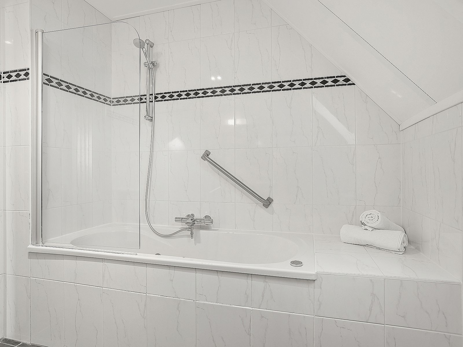 Guest house 394543 - Bungalow Zuid Limburg - Kasteeldomein De Cauberg | 6-persoons villa | 6EL