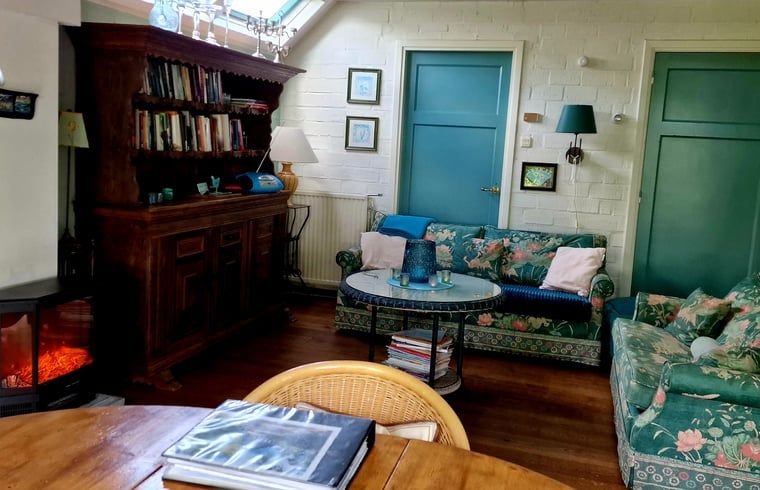 Gezellige woonkamer in Vakantiehuis in Budel, perfect voor ontspanning in Kempen, Noord Brabant.