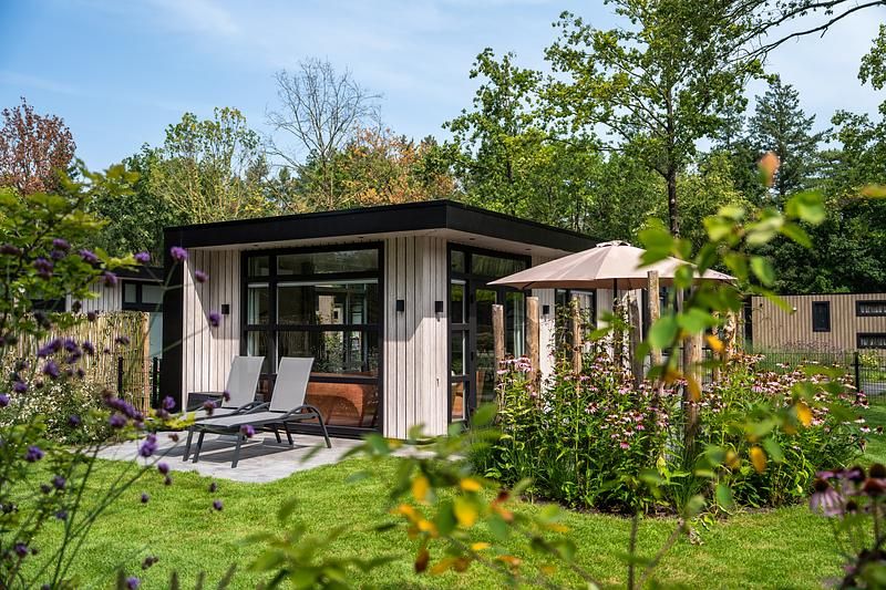 Bosvlucht 6 persons Wellness vacation home with hot tub in Lage Mierde, Kempen surrounded by green nature.