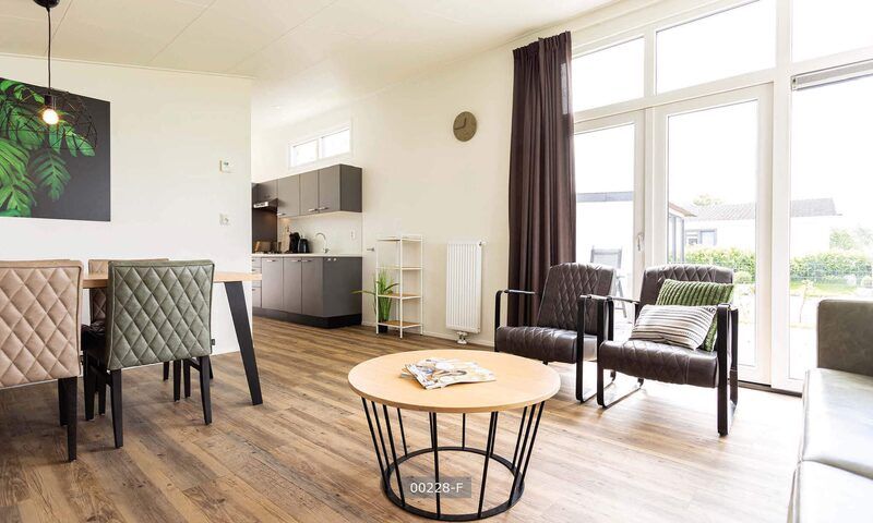 Geraeumiges Wohnzimmer der Rialto MAX Ferienwohnung fuer 6 Personen, Cromvoirt, Hart van Brabant, Nordbrabant