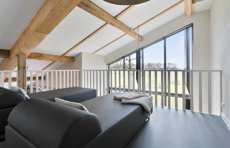 Gemuetliches Loft mit Holzdetails in einem Ferienhaus in Moergestel, im Herzen von Brabant.