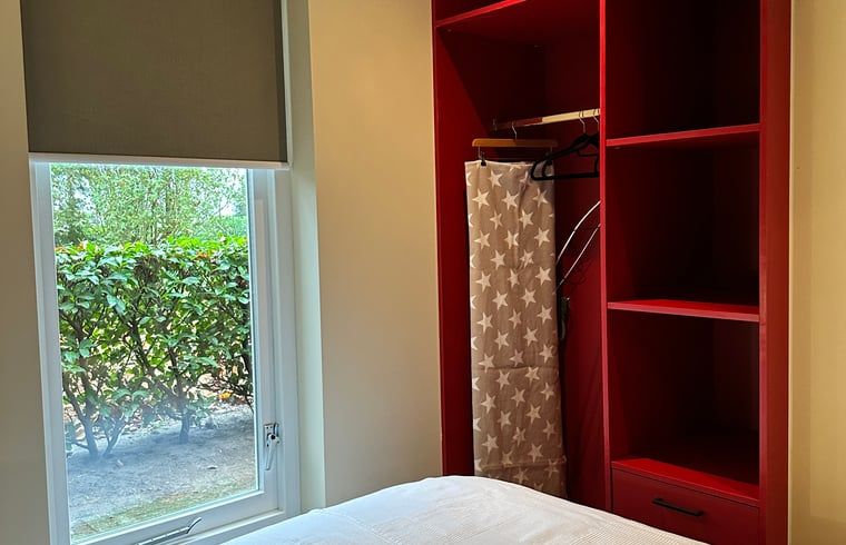 Uitzicht vanuit de slaapkamer van Huisje in Moergestel, vakantiewoning in Hart van Brabant, Noord Brabant.