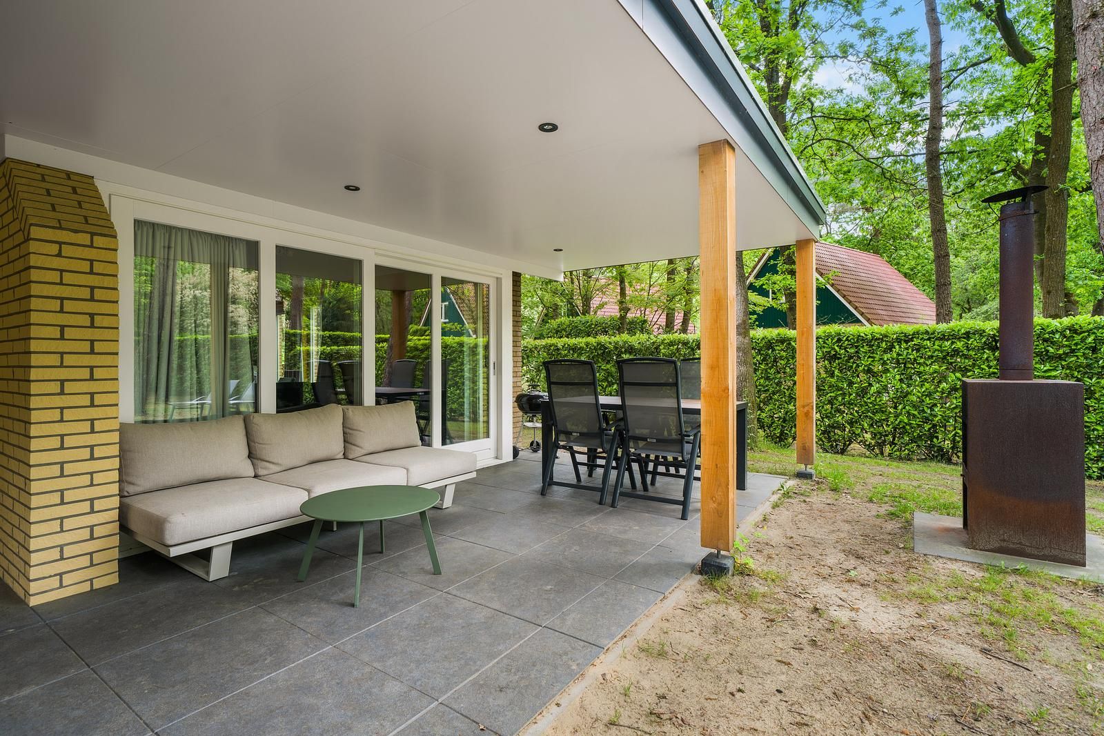 Unterkunft 422131 - Ferienhaus Hart van Brabant - Boshuys met Jacuzzi, Sauna & Veranda | 4 personen