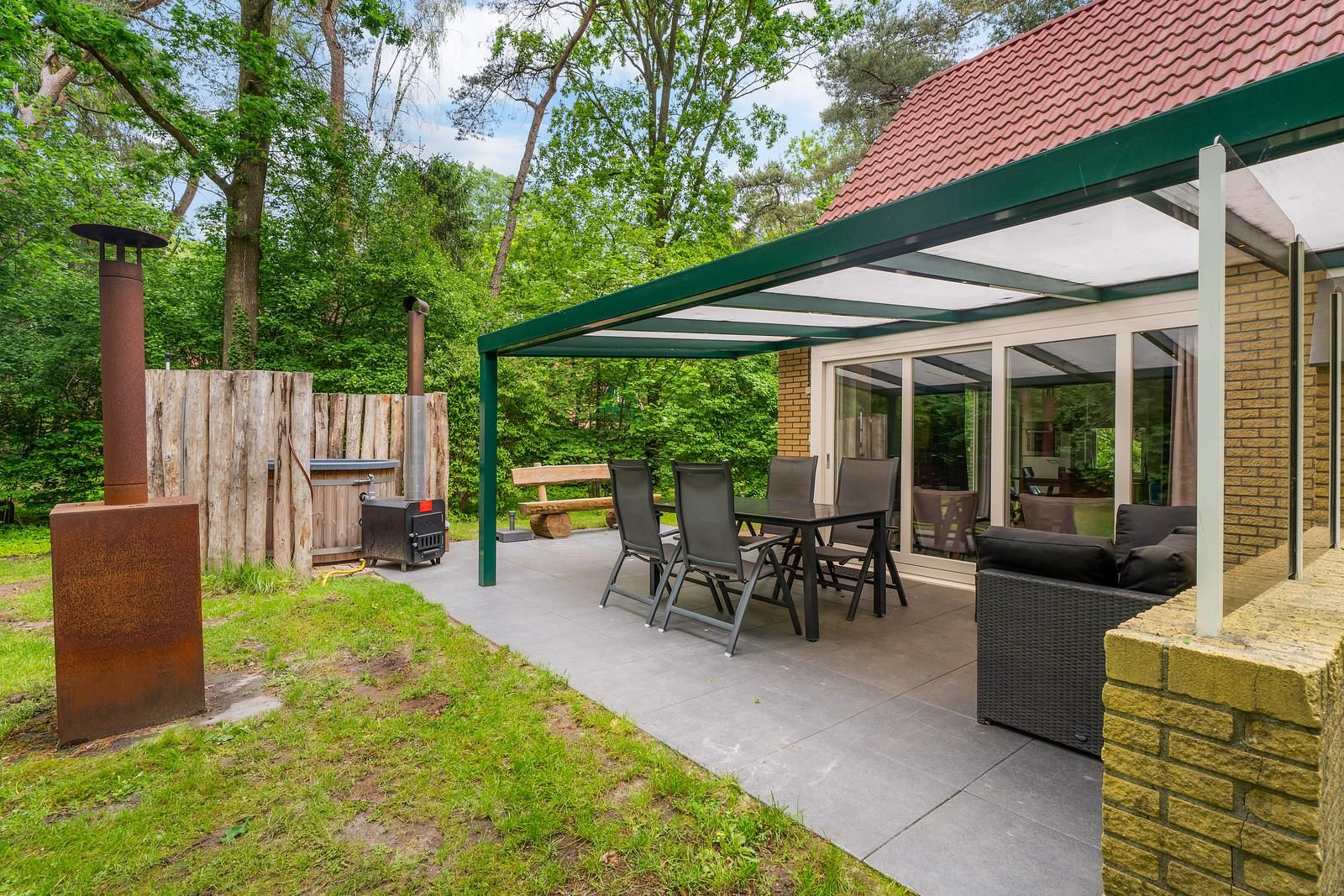 Verblijf 422132 - Vakantiewoning Hart van Brabant - Boshuys met Hottub, Sauna & Veranda | 4 personen