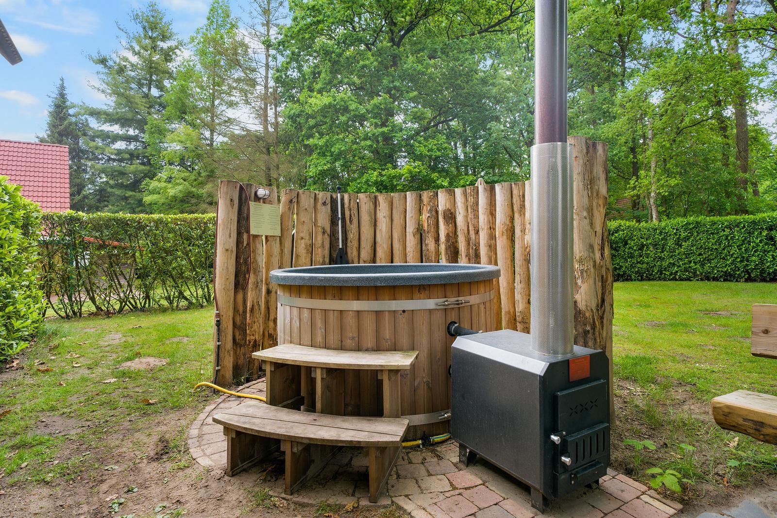 Verblijf 422133 - Vakantiewoning Hart van Brabant - Boshuys met Hottub & Sauna | 4 personen