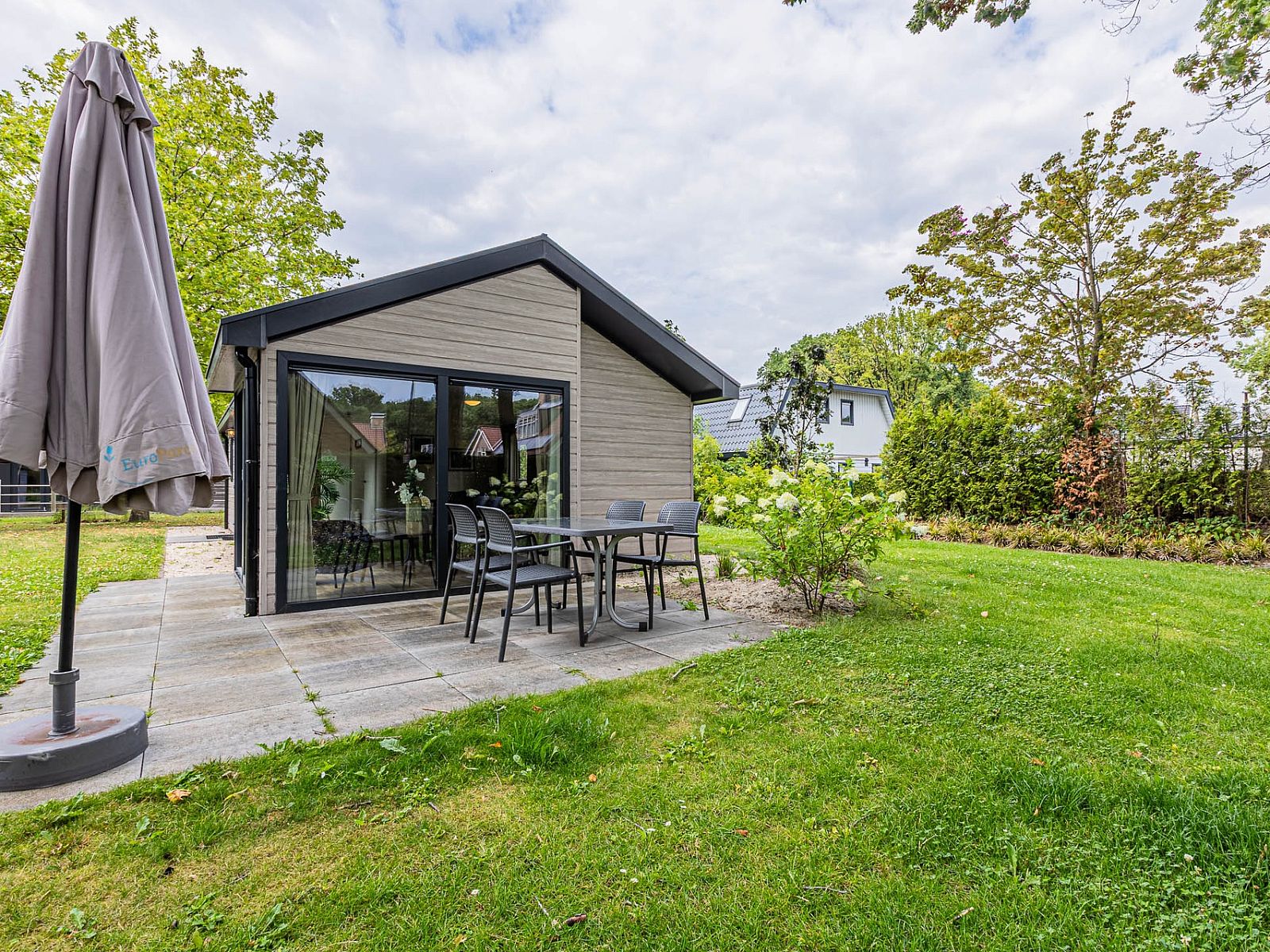 Chalet in Kaatsheuvel, Ferienhaus mit Terrasse und Garten in Hart van Brabant, Nordbrabant.