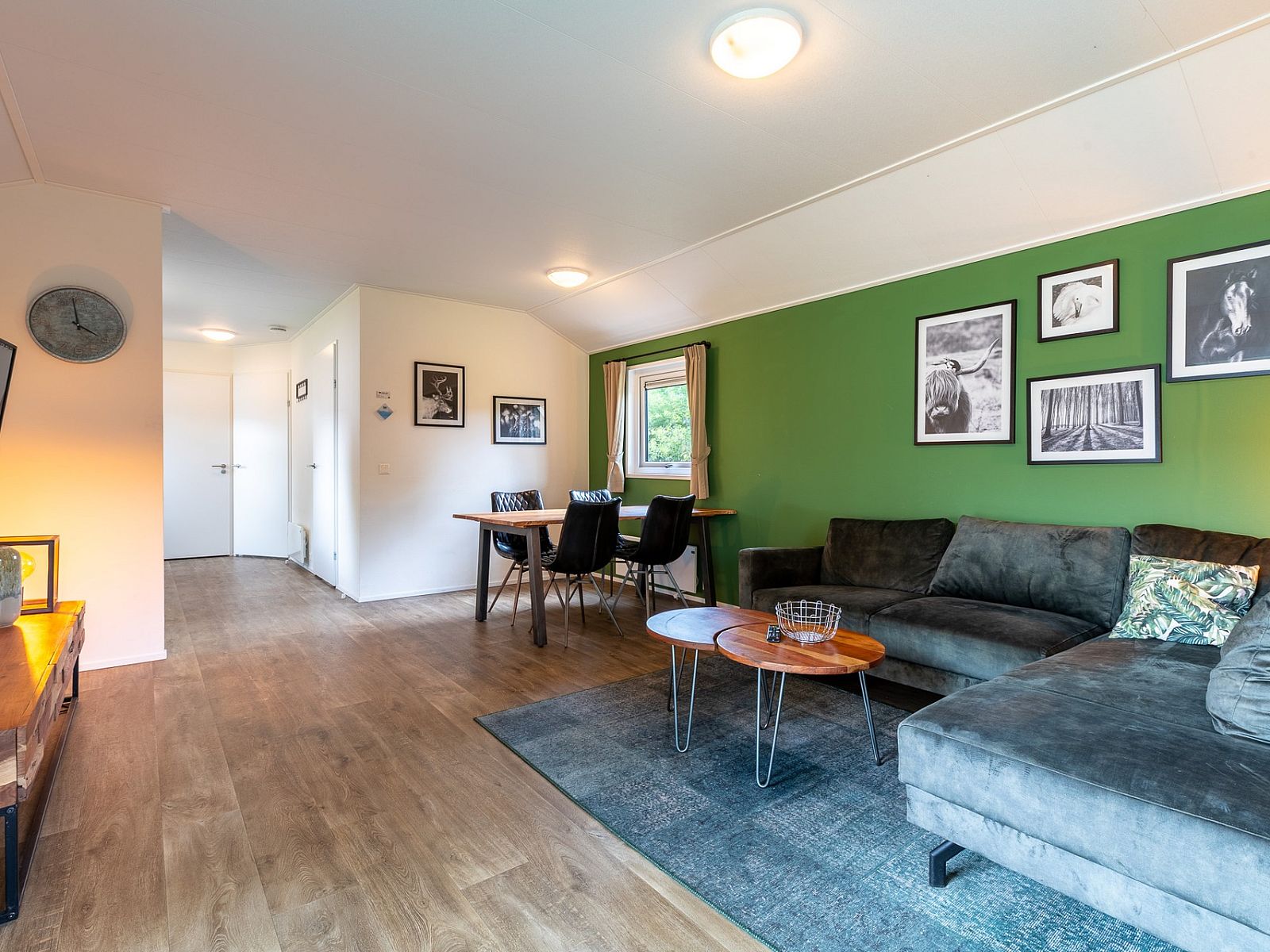 Innenansicht des Chalets in Kaatsheuvel, Ferienhaus mit groem Wohnzimmer in Nordbrabant.