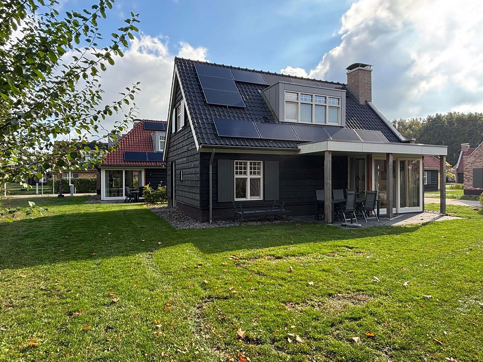 Freistehendes Haus in Kaatsheuvel, ein charmantes Ferienhaus im Herzen von Brabant, Nordbrabant, mit groem Garten und sonniger Veranda.