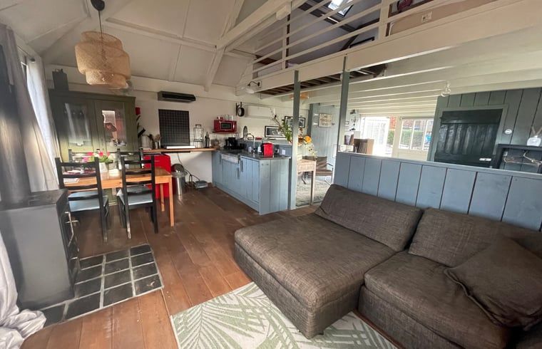 Spacious kitchen and dining area in Cottage in Hank, vacation home in Heart of Brabant, North Brabant, perfect for cozy cooking.