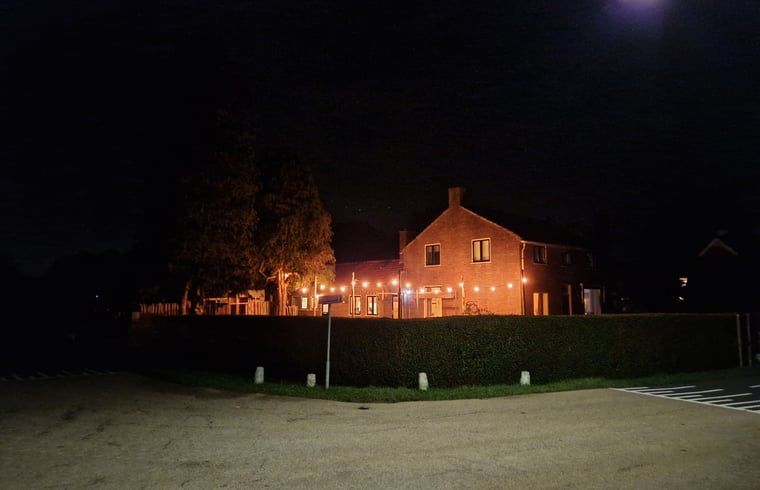 Spielplatz im Garten des Hauses in Loon op Zand, Ferienhaus in Loon op Zand, Nordbrabant.