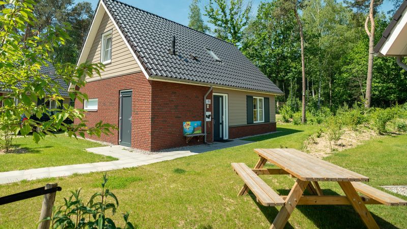 De Vers 6-persoons kinderbungalow in Overloon met ruime tuin en picknicktafel in Noordoost Brabant.